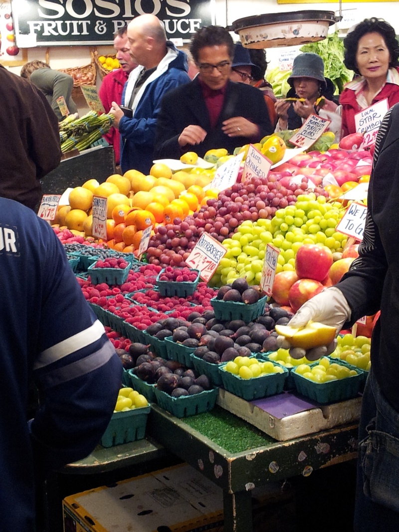 buying, stall, produce, 2K, for sale, food, choice, orange, fruit, incidental people, natural, healthy, business, adult, outdoors, group of people, food and drink