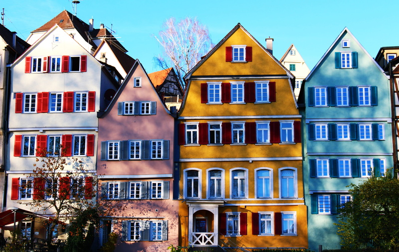 residential, travel destinations, row house, architecture, residential district, front, exterior, window, 5K, built structure, house, roof, housing development