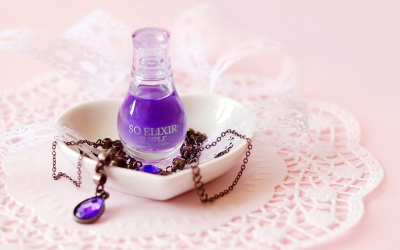 brand, luxury, food, food and drink, perfume, no people, wealth, elixir, temptation, flower, studio shot, 1080P, text, sweet food, plate, purple, indoors