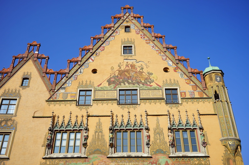 ornate, place of worship, clear sky, secco painting, day, no people, Building, outdoors, window, ulmer town hall square, nature, yellow, sunlight, house
