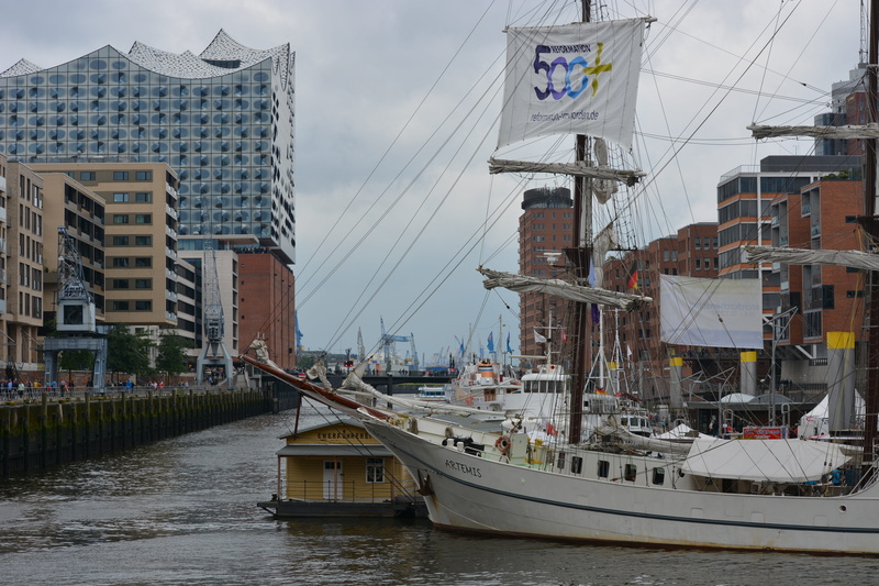 mode of transportation, building exterior, transportation, reformation, river, waterfront, nautical vessel, sky, north church, 5K, no people, pole, day
