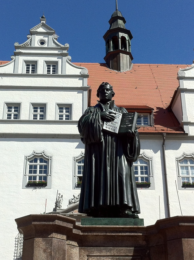luther, melanchthon, built structure, 95 theses, architectural column, sculpture, history, building, wittenberg, creativity, low angle view, religion, the past