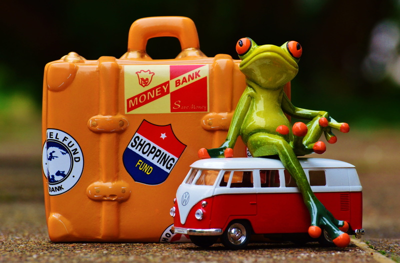 bulli, food, frogs, holiday, outdoors, food and drink, figure, trolley, on the go, human representation, humor, communication, fun, travel, holidays, mode of transportation