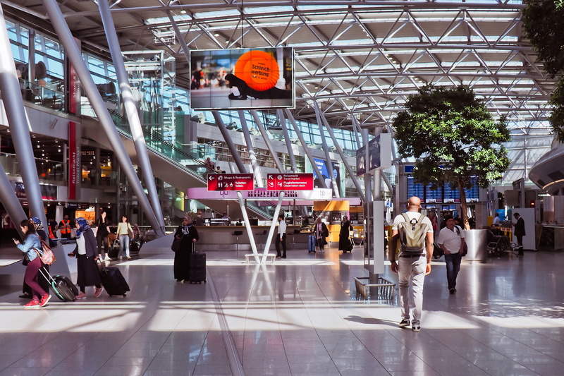 holidays, farewell, transport system, architecture, tourism, group of people, rain, flight, terminal, departure, on the go, building exterior, flugreisen