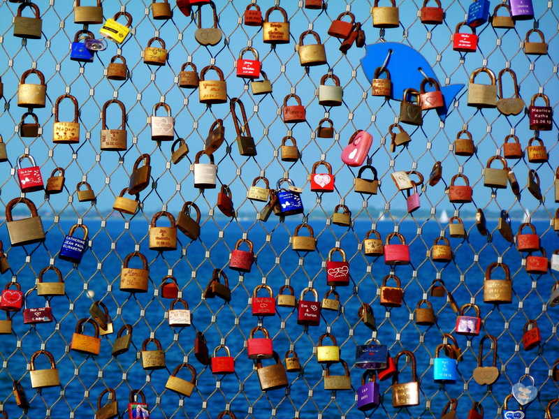 full frame, emotion, love symbol, outdoors, metal, padlock, security, positive emotion, 4K, day, couples, variation, large group of objects, love, lock