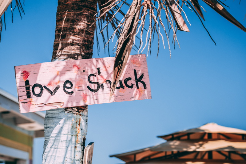 arrow symbol, palm tree, guidance, day, nature, information sign, scenic, love, text, palm leaves, signage, pink sign, bright, daylight, sign, 5K, resort