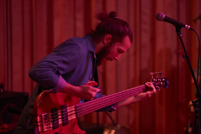 music, electric guitar, stage - performance space, nightlife, one person, playing, artist, skill, indoors, microphone, waist up, 4K, musical instrument