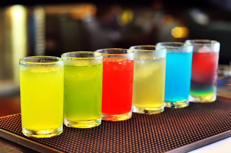 citrus Fruit, drinks, glasses, indoors, drinking, refreshment, Food, nightclub, tray, variation, no People, pub, juice, close-up, glass - Material, household equipment