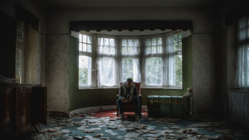 home Interior, old-fashioned, abandoned, run-down, 1080P, room, solitude, horror, adult, messy, seat, indoors, man, obsolete, sitting, one Person, inside Of