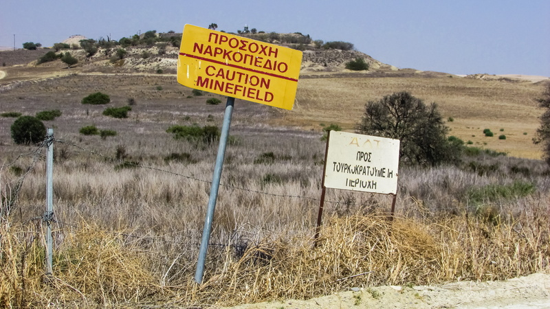 cyprus, plant, danger, beware, caution, 4K, war, outdoors, information, mines, field, explosive, communication, nature, information sign, day, deadly
