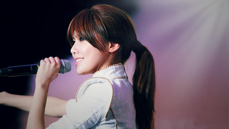 music, input device, jacket, young women, happiness, bangs, white, singing, beauty, young, soo, microphone, women, side view, 1080P, musician, hairstyle