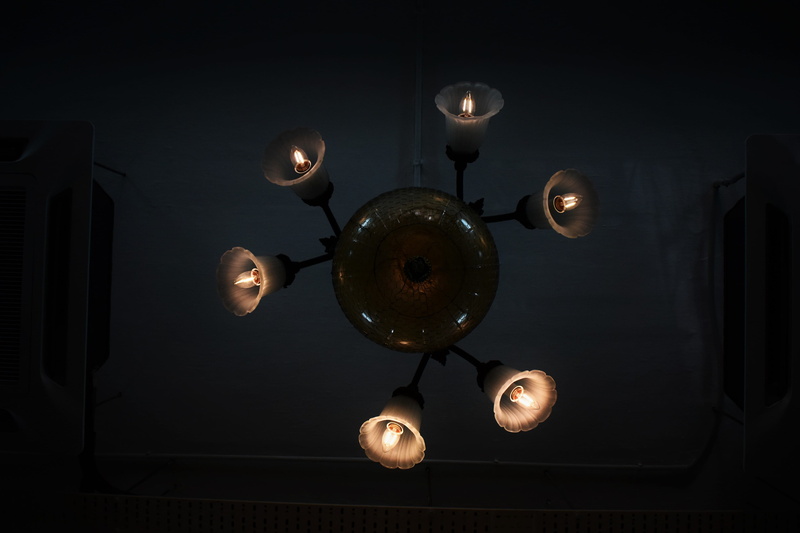 chandelier, darkroom, lighting equipment, 4K, sphere, flare, light, glowing, lamp post, hanging, lamp, no people, eclipse, light fixture, ceiling light