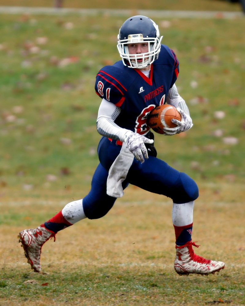 ball carrier, sports Helmet, football, football Player, field, game, clothing, football Field, child, real people, leisure activity, teenager, fall sport