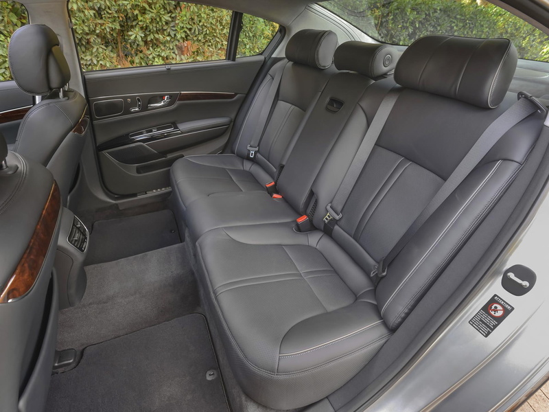 car, k, empty, motor vehicle, no people, seat, steering wheel, kia, window, day, car interior, land vehicle, vehicle interior, luxury, transportation, vehicle seat