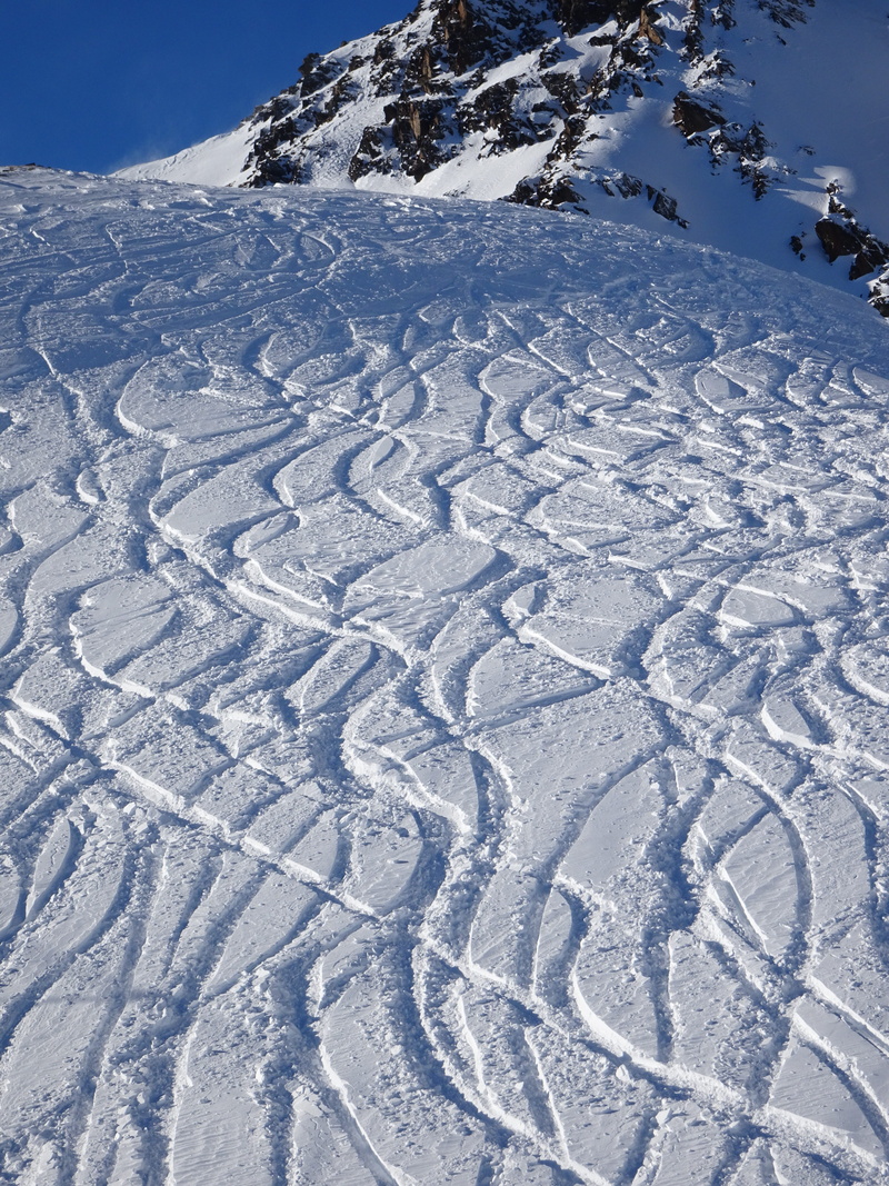 field, sports, 4K, powder snow, ski track, beauty in nature, cold temperature, tracks, snow, winter, mountain, tranquility, covering, sunlight, land, scenics - nature