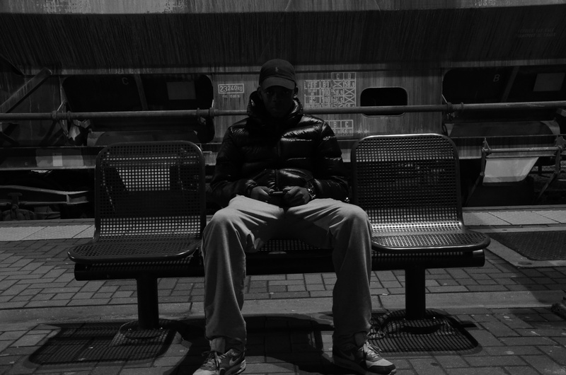 sitting, 1080P, black And White, man, leisure activity, hat, chairs, pants, guy, relaxation, gang, women, bench, jacket, people, grayscale, view, men