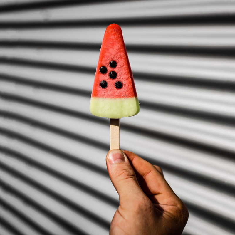 strawberry, one person, pop, sweet, food and drink, scoreboard, plant, finger, germany, ice cream, fruit, dairy product, cherry, melon, hand, indulgence
