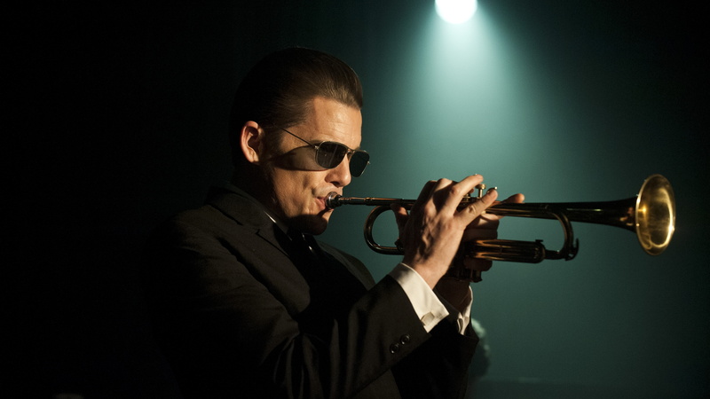 man, playing, Ethan Hawke, Best Movies of 2016, wearing, suit, 5K, Born to Be Blue, trumpet, black