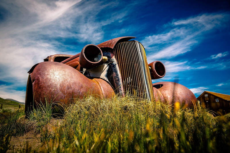 american, bodie, architecture, vintage car, leather, scrap, cloud - sky, outdoors, land, 2K, plant, beauty in nature, grass, sunlight, american car, agriculture