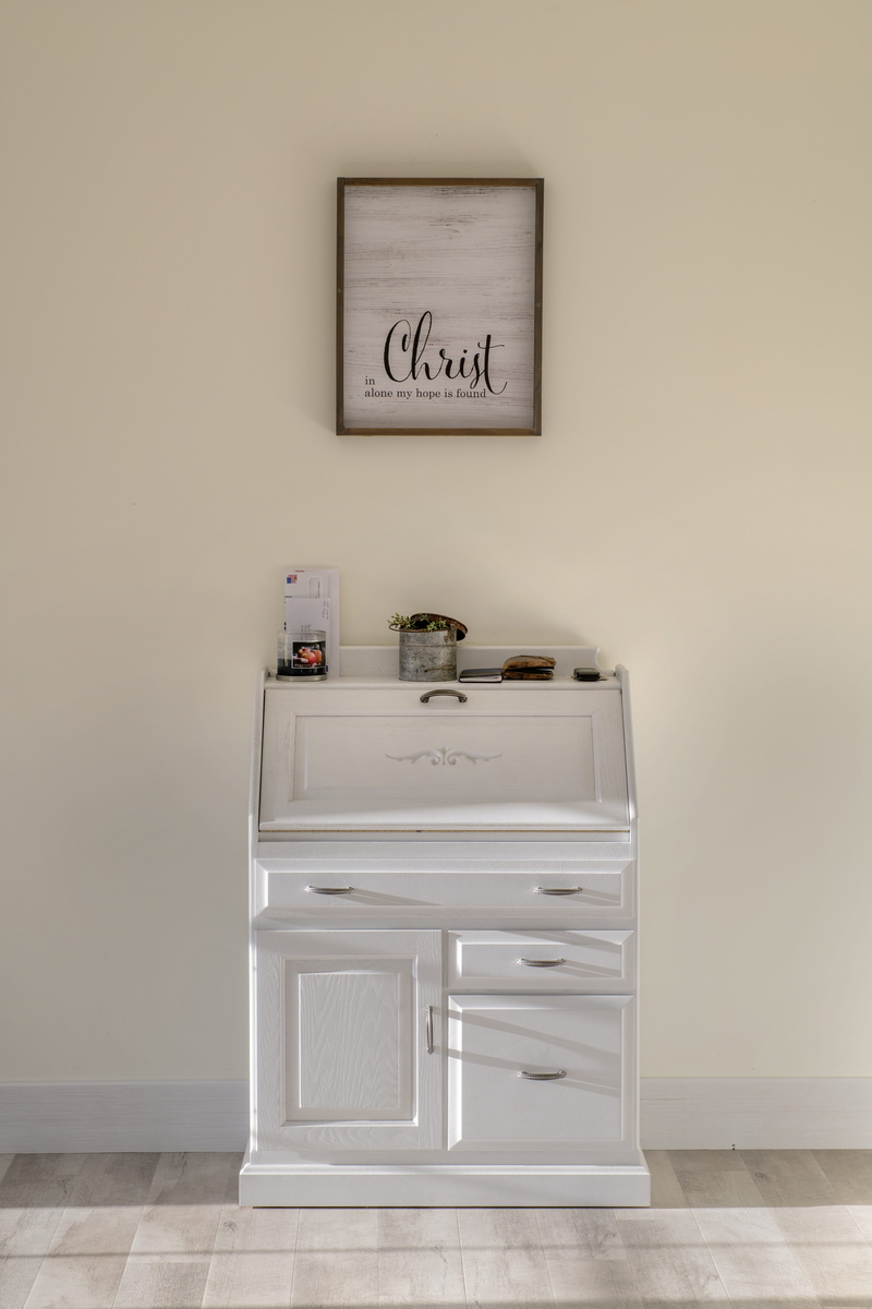 absence, kitchen, slant, communication, domestic room, furniture, no people, wooden, white color, cabinet, indoors, container, household equipment, brown