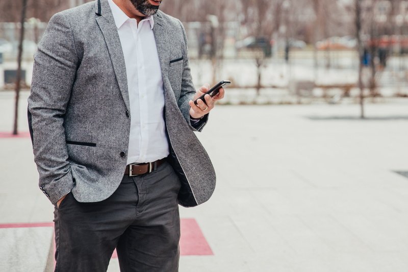 mobile phone, connection, well-dressed, Business, portable information device, Men, holding, suit, business person, technology, one person, city, entrepreneur