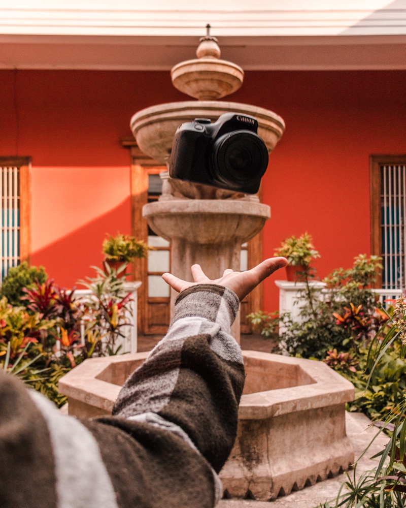 day, 4K, real people, built structure, building, one person, potted plant, architecture, men, trujillo, building exterior, human body part, flower pot