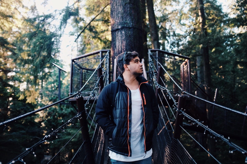 wearing, bridge, front view, think, casual clothing, 720P, spring, hanging, leisure activity, standing, plant, trees, real people, tree, person, outdoor