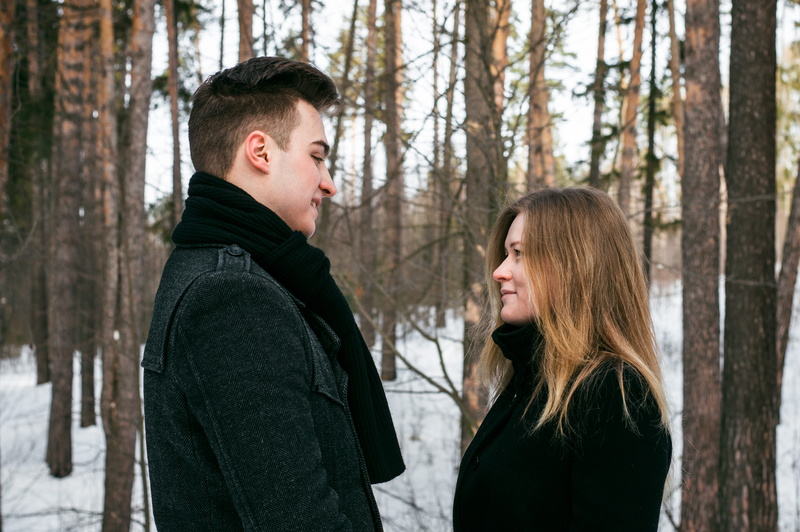 beautiful, wear, warm clothing, smiling, standing, evergreen tree, young adult, covered, woodland, wearing, cold, positive emotion, tree trunk, two people