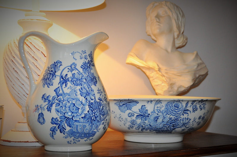 basin, ornate, close-up, art and craft, ceramic, design, indoors, antique, table, porcelain, pottery, no people, floral pattern, pitcher, craft, still life