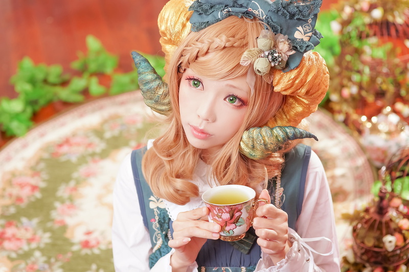 drink, real people, drinking, front view, looking at camera, young adult, women, horns, holding, blonde, blond hair, portrait, headshot, mug, tea party
