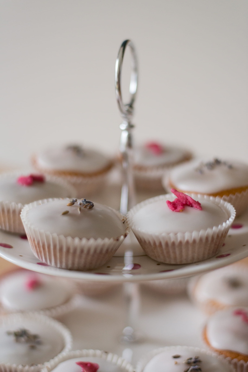 united kingdom, london, bakery, ready-to-eat, freshness, teaparty, cupcake, 2K, fairy cake, high tea, still life, table, tea party, patisserie, cakestand