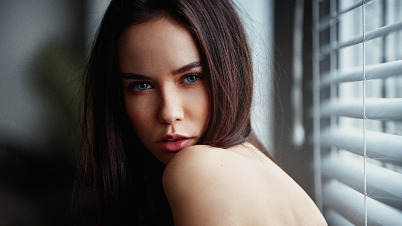photography, indoors, face, looking at viewer, model, closeup, 1080P, long hair, portrait, bare shoulders, Georgy Chernyadyev, blinds, straight hair, brunette