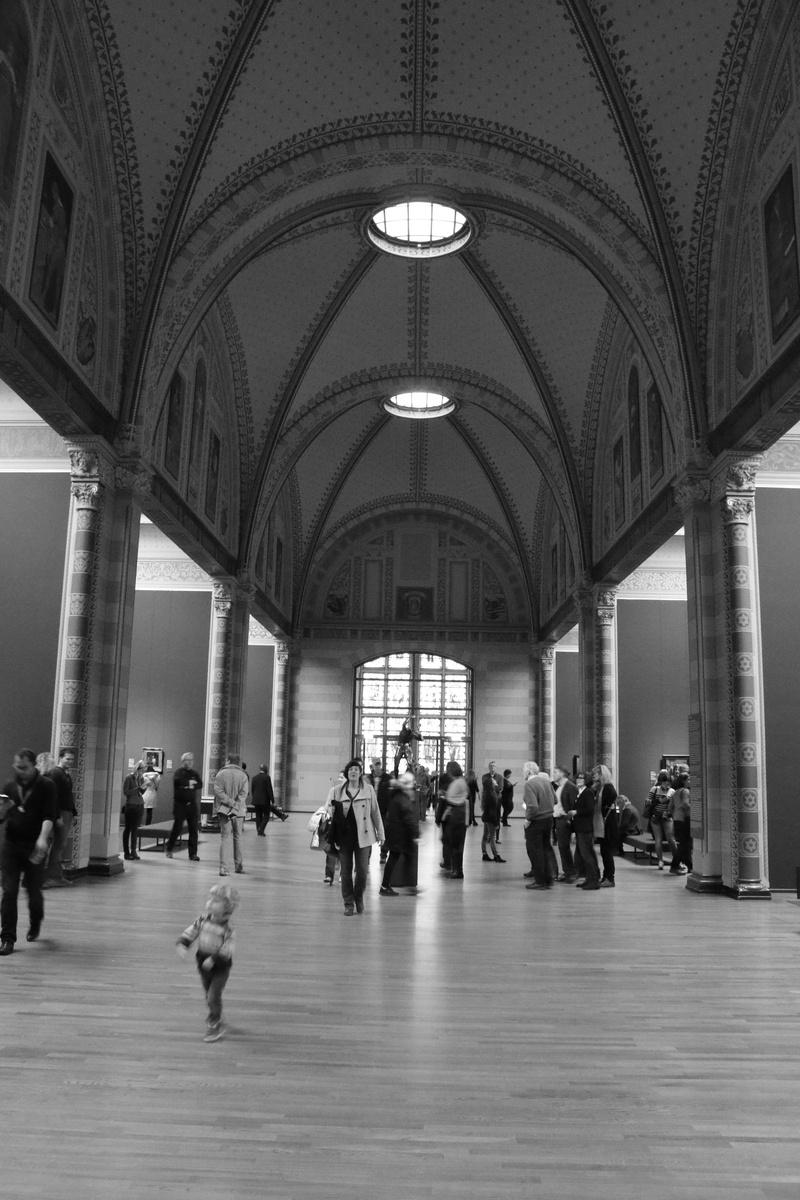 architectural column, men, large group of people, travel destinations, ceiling, arch, city, historic buildings, architecture, flooring, 5K, Black White