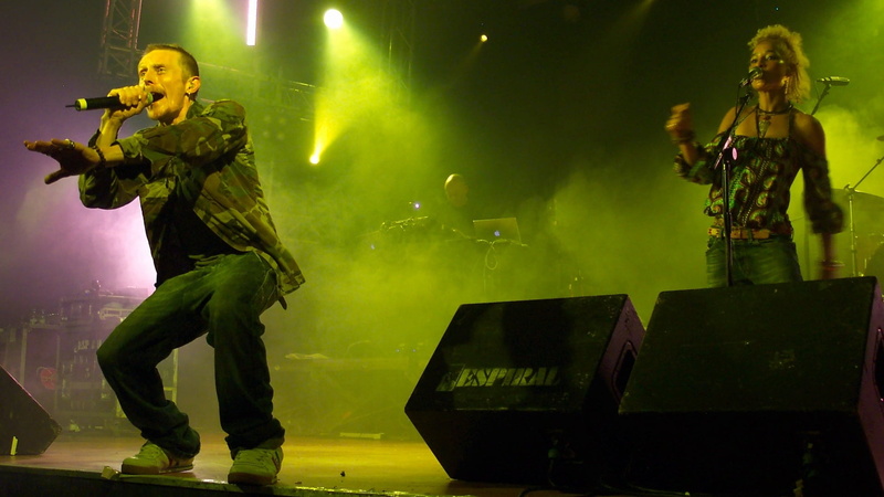 performance, dark, performing Arts Event, playing, stage - Performance Space, singer, musician, popular Music Concert, entertainment, stereo mcs, color Image
