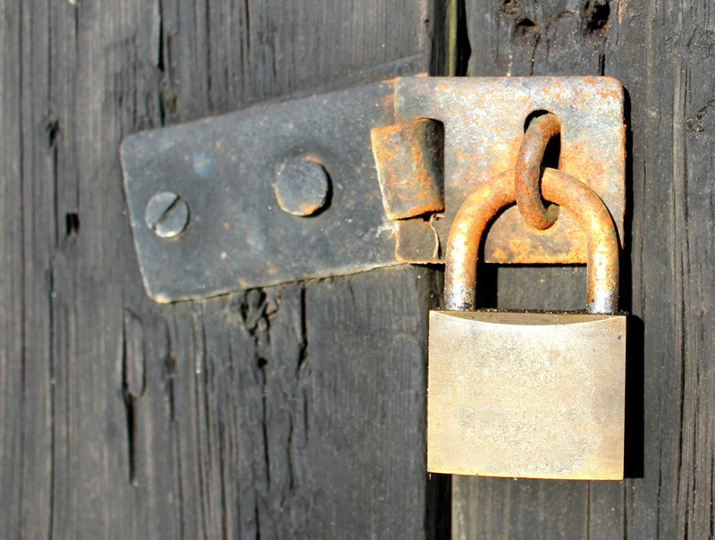 protection, gate, Padlock, rusty, 2K, close-up, no people, weather-beaten, Shed, backgrounds, old, textured, outdoors, Weather, door, weathered, wood - Material