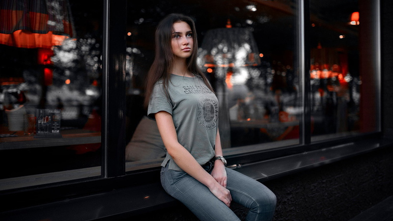 leisure activity, 1080P, three quarter length, contemplation, beauty, adult, lifestyles, real people, sitting, portrait, beautiful woman, fashion, jeans