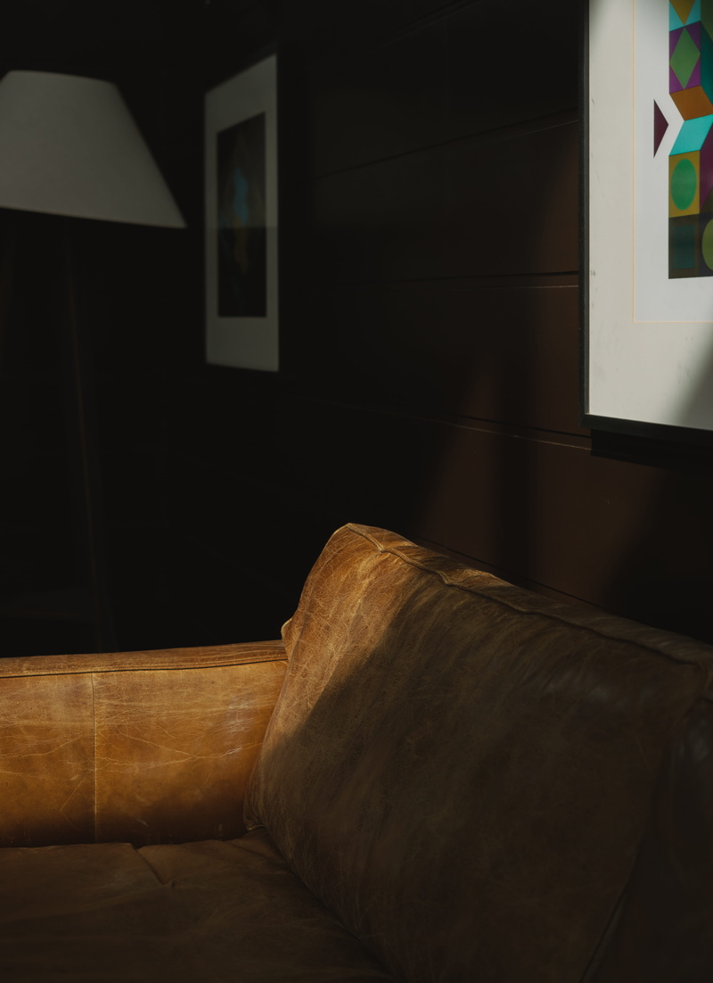 flooring, screen, electronics, domestic room, 5K, wood - material, projection screen, display, home interior, entertainment center, armchair, television