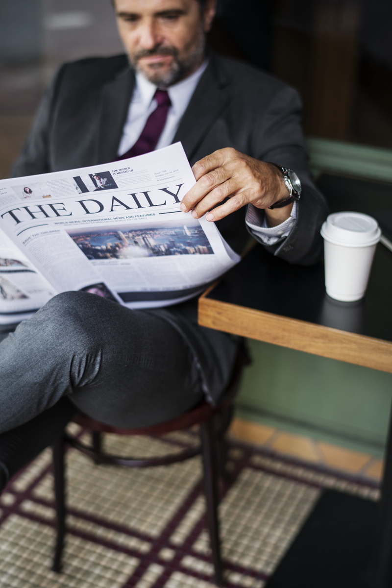 watch, sitting, business person, indoors, real people, technology, waiting, worker, newspaper, resting, business, 4K, checking, mature, economy, cafe