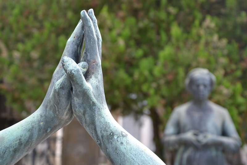 representation, spirituality, cemetery, plant, no people, art, sculpture, human representation, nature, male likeness, ask, finger, 4K, art and craft