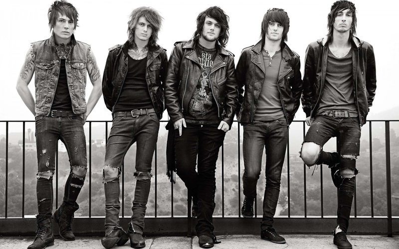 people, 1080P, rock music, group of people, casual clothing, architecture, Legs, men, in a row, adult, leather, Group, lifestyles, young men, full length