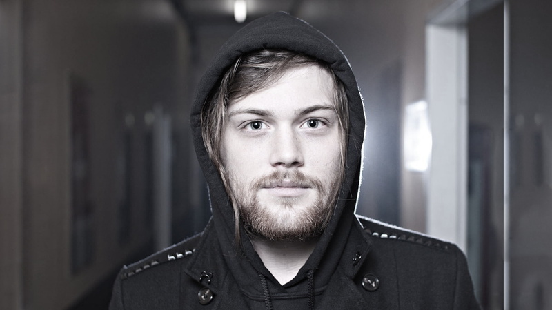 beautiful people, contemplation, men, front view, Asking Alexandria, young adult, one person, handsome, beard, looking, Danny Worsnop, hood - clothing