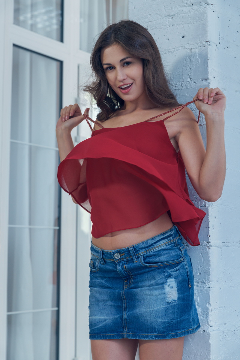 beautiful woman, emotion, jeans, fashion, adult, cheerful, Lilian A, beautiful people, smiling, one person, hair, women, standing, positive emotion, brunette