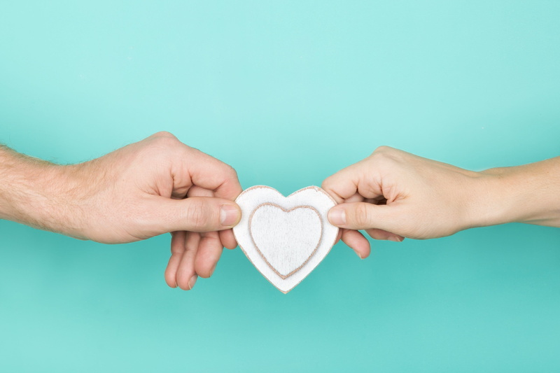 emotion, holding, Craft/DIY, 4K, colored background, Hands, romance, Heart, positive emotion, indoors, valentines day - holiday, Valentines Day, photo