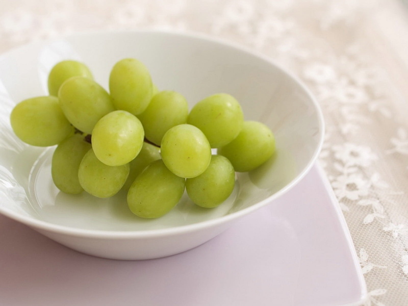 olive, bowl, grape, crockery, freshness, focus on foreground, no people, table, indoors, wellbeing, tassel, still life, food, 720P, healthy eating, close-up