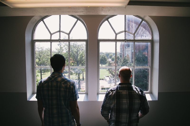 standing, silhouette, built structure, wearing, togetherness, transparent, friends, men, blue, glass - material, clear, 1080P, looking through window
