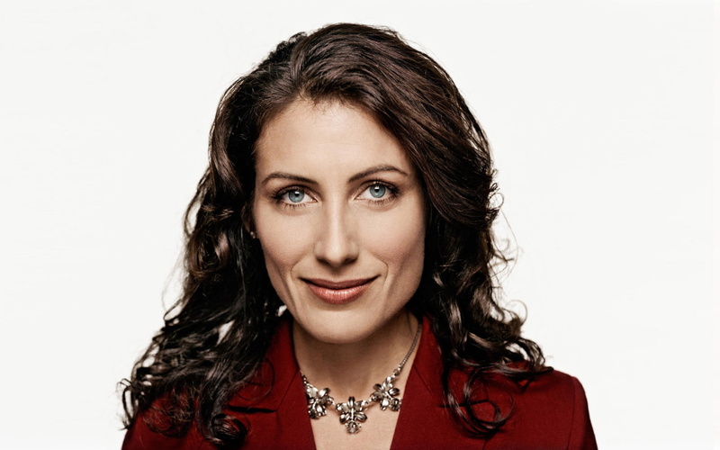 portrait, 2K, simple background, face, curly hair, mature women, actress, women, Lisa Edelstein