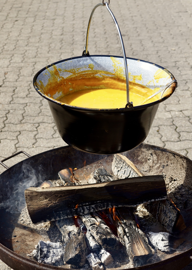cooked, 4K, nutrition, vegetarian, delicate, wood - material, vegetables, outdoors, tasty, delicious, fire - natural phenomenon, burning, food and drink