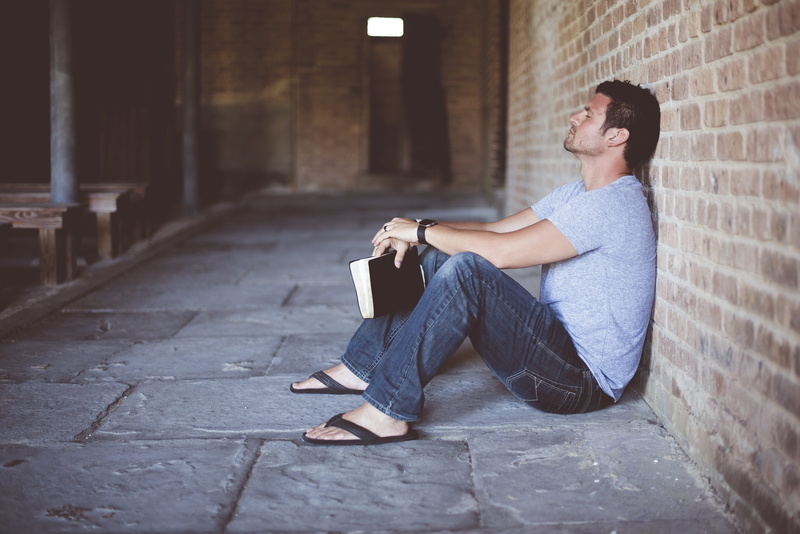alone, city, person, hopelessness, emotion, women, sadness, one person, adult, lifestyles, solitude, book, waiting, wearing, sitting, beside, shirt, solo