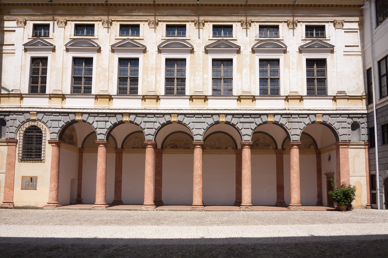 architecture, built structure, Residence, city palace, building, architectural column, no people, Courtyard, history, palace, Renaissance, arch, ludwig x