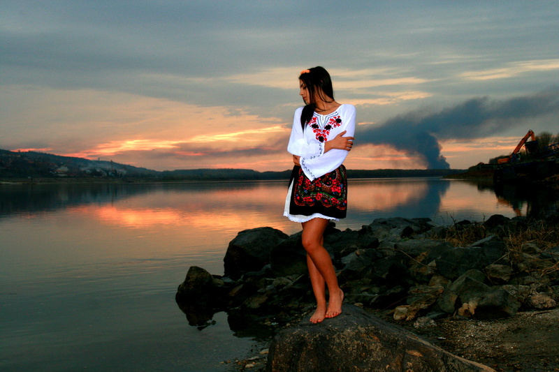 body, beauty, solid, rock - object, rock, woman, red, full length, hairstyle, lake, girl, body of water, near, red dress, scenics - nature, in the evening